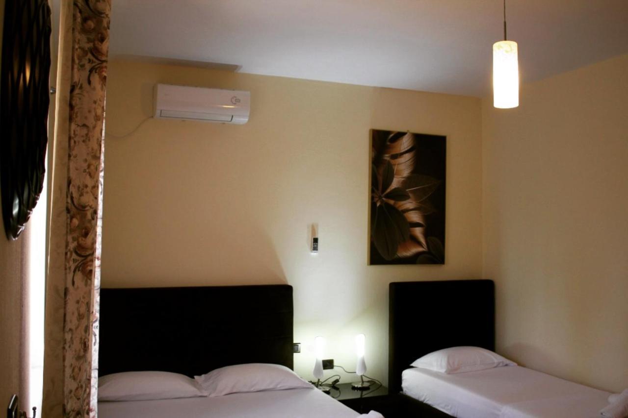 Hotel Ambasador Garden Lezhe Room photo
